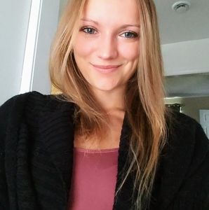 Meet your Posher, Caroline